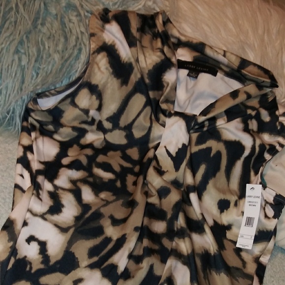 Larry Levine Sleeveless Blouse - Picture 3 of 3